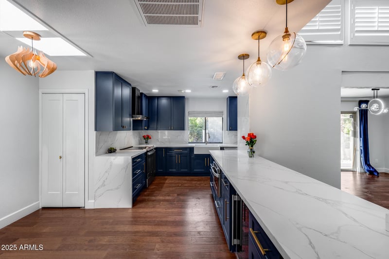 1902 Linger Ln, Phoenix, AZ 85020