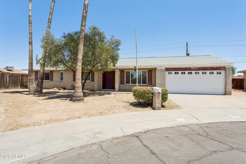 1902 W Kerry Ln, Phoenix, AZ 85027