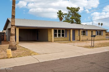 1902 Topeka Dr, Phoenix, AZ 85027
