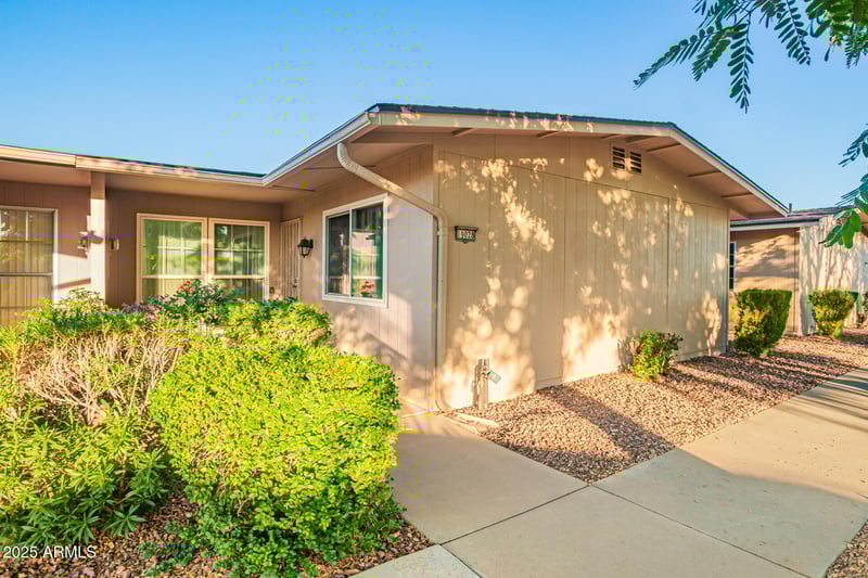 19028 134th Dr, Sun City West, AZ 85375