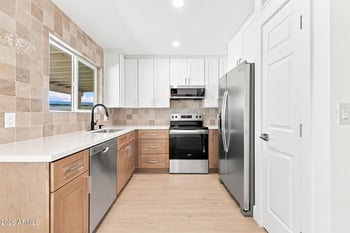 19028 45th Dr, Glendale, AZ 85308