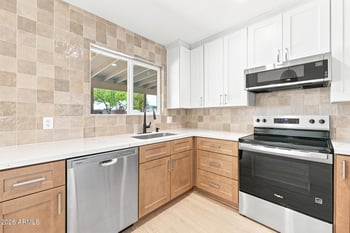 19028 45th Dr, Glendale, AZ 85308
