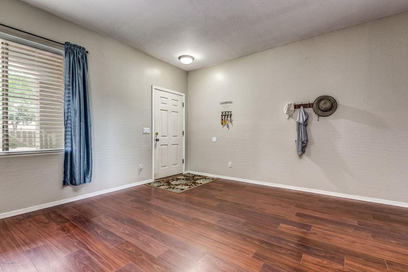 1903 S Starling Dr, Gilbert, AZ 85295