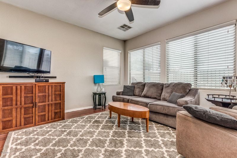 1903 S Starling Dr, Gilbert, AZ 85295