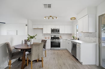 19032 2nd Ave, Phoenix, AZ 85027