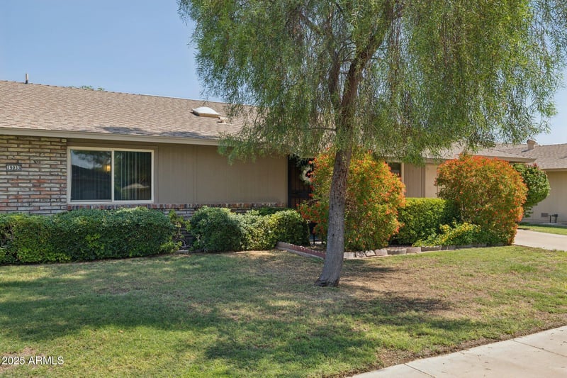 19033 Signal Butte Cir, Sun City, AZ 85373