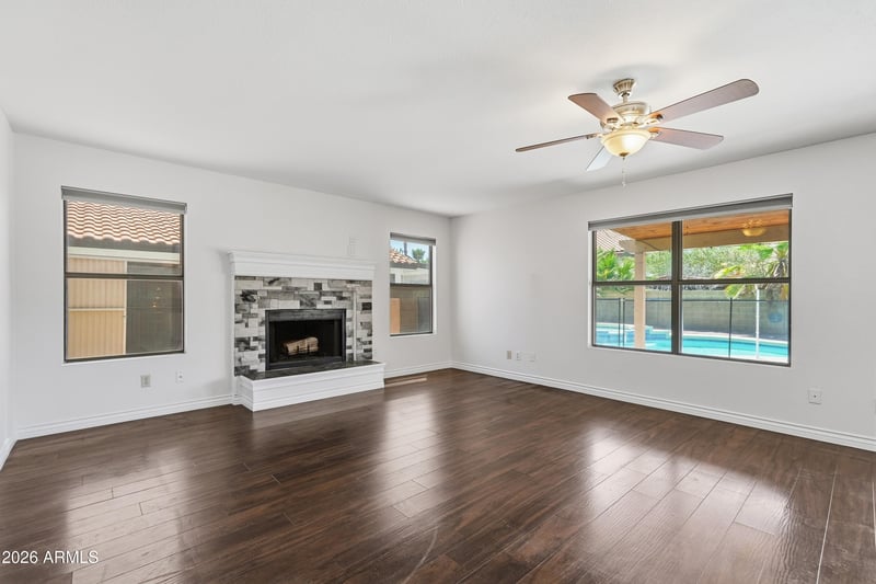 19034 74th Ave, Glendale, AZ 85308