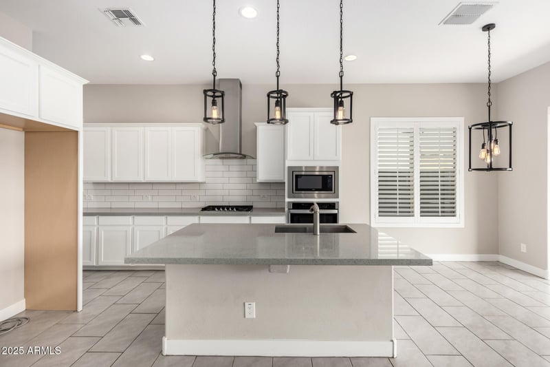 19035 Rancho Dr, Litchfield Park, AZ 85340
