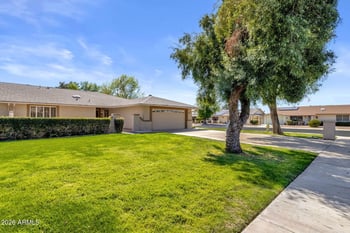 19041 Lake Forest Dr, Sun City, AZ 85373