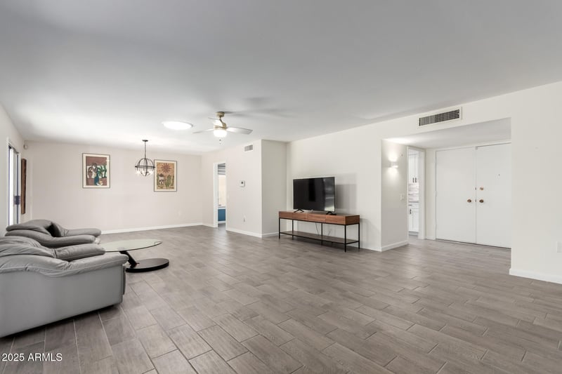 19045 Signal Butte Cir, Sun City, AZ 85373