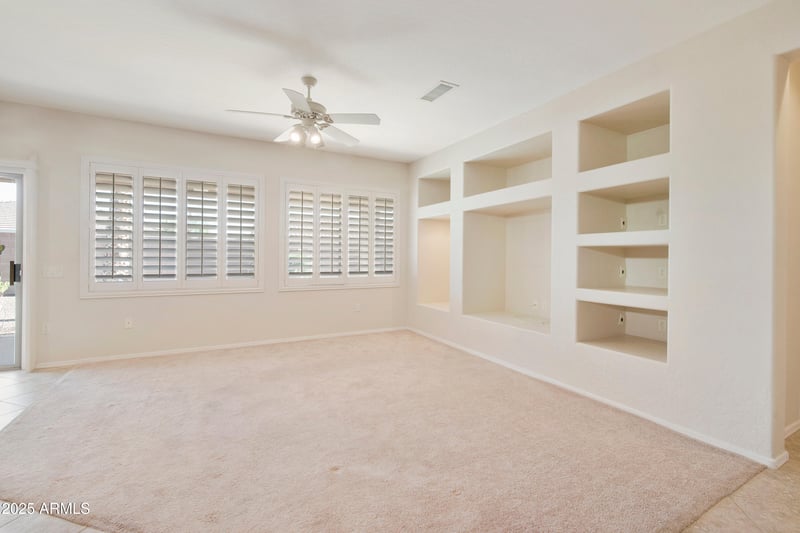 19051 Aztec Point Dr, Surprise, AZ 85387