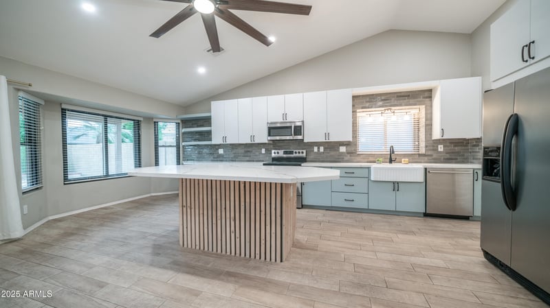 19055 5th Ave, Phoenix, AZ 85027