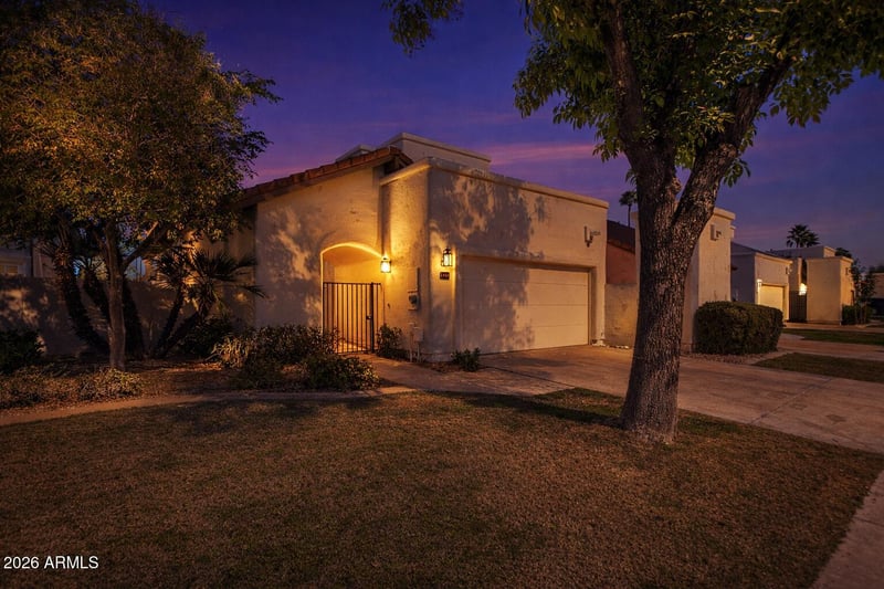 1906 Calle De Arcos Dr, Tempe, AZ 85284