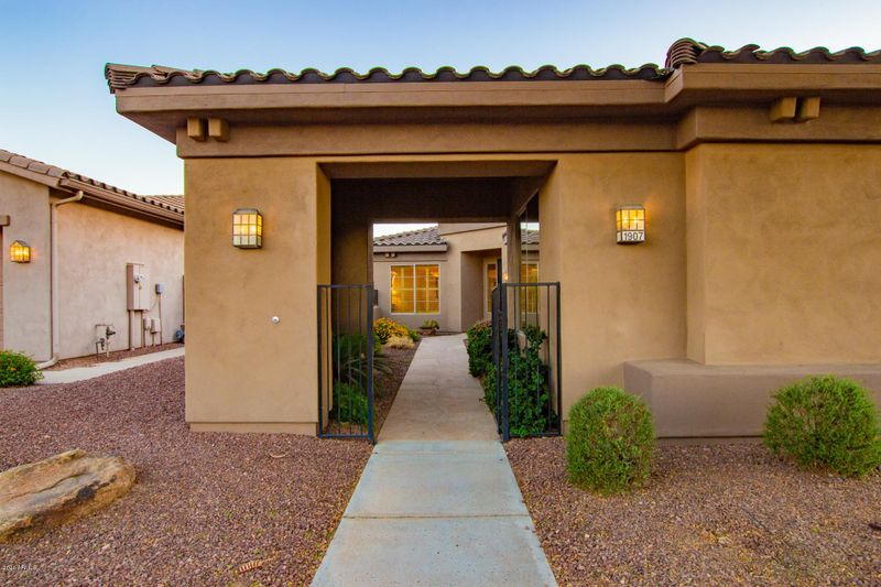 1907 E Gary Way, Phoenix, AZ 85042