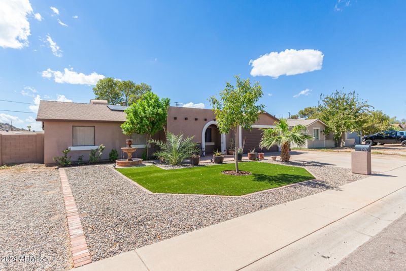 1907 W Voltaire Ave, Phoenix, AZ 85029