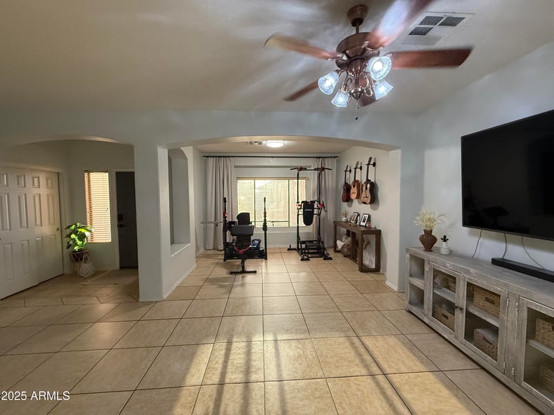 1909 80th Ave, Phoenix, AZ 85043