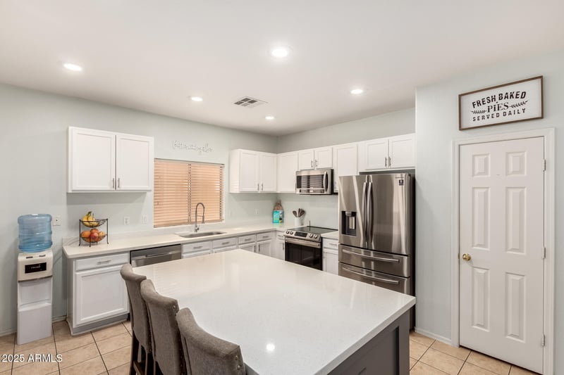 1909 80th Ave, Phoenix, AZ 85043