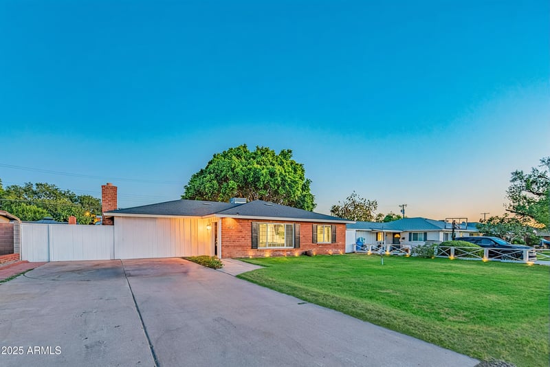 1909 Bethany Home Rd, Phoenix, AZ 85016