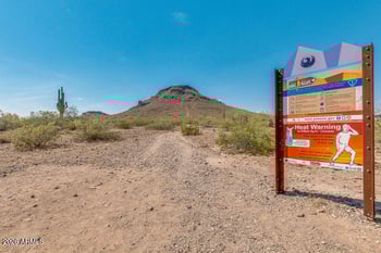 1909 Redfield Rd, Phoenix, AZ 85022