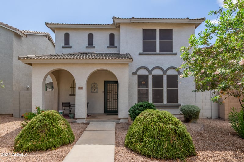 1910 Emily Ln, Gilbert, AZ 85295
