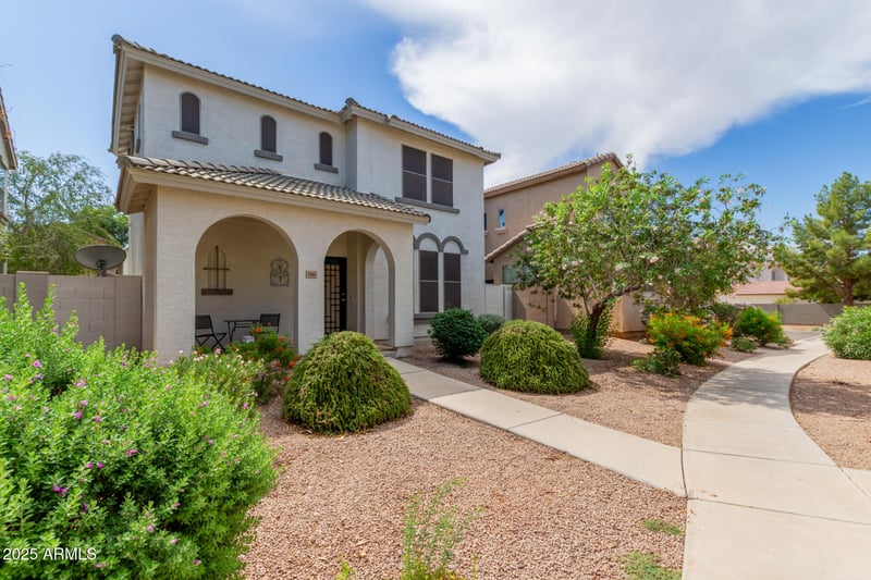 1910 Emily Ln, Gilbert, AZ 85295