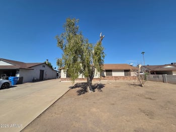 1910 N 42nd Dr, Phoenix, AZ 85009