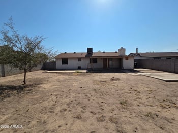 1910 N 42nd Dr, Phoenix, AZ 85009