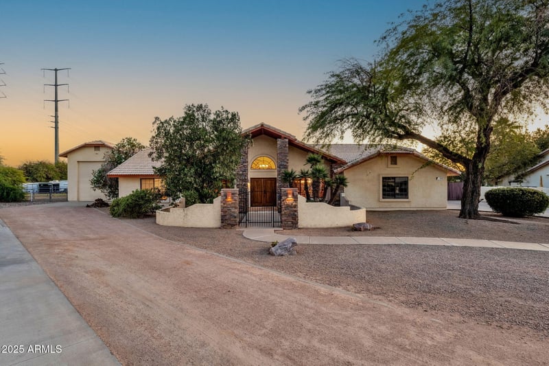 1911 Bruce Ave, Gilbert, AZ 85234