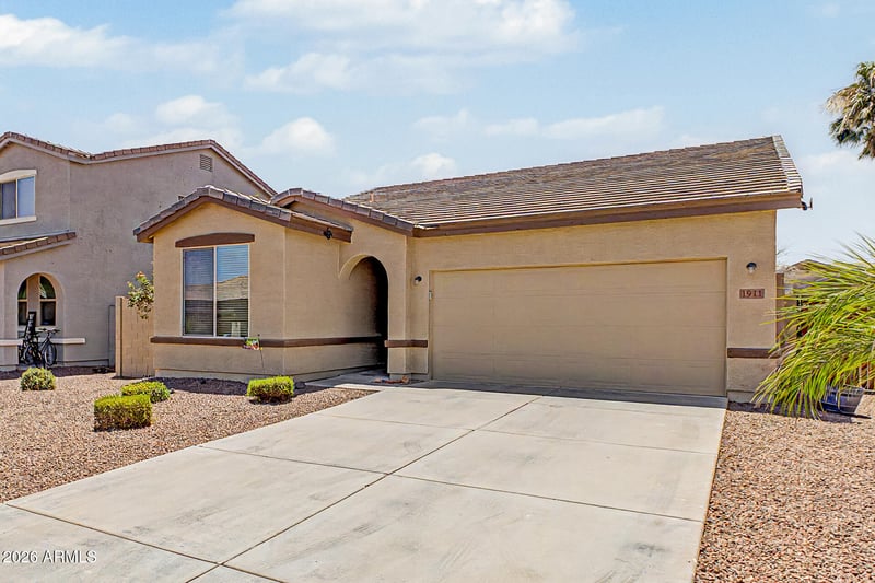 1911 Half Moon Cir, San Tan Valley, AZ 85144