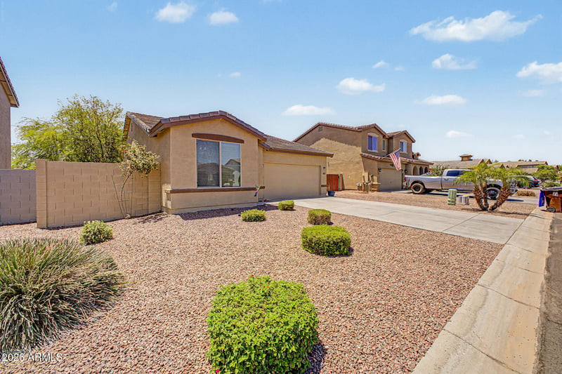 1911 Half Moon Cir, San Tan Valley, AZ 85144