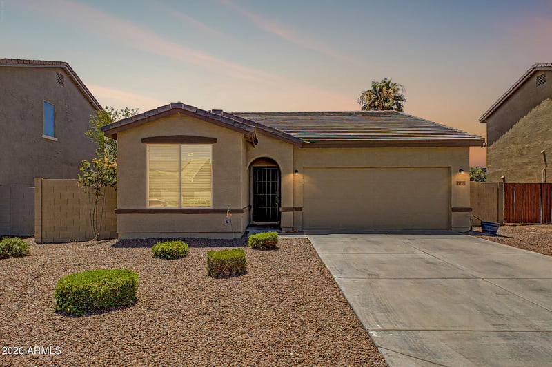 1911 Half Moon Cir, San Tan Valley, AZ 85144
