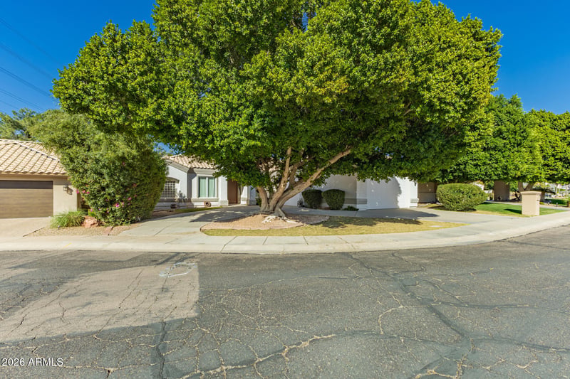 1912 Schooner Ct, Gilbert, AZ 85234