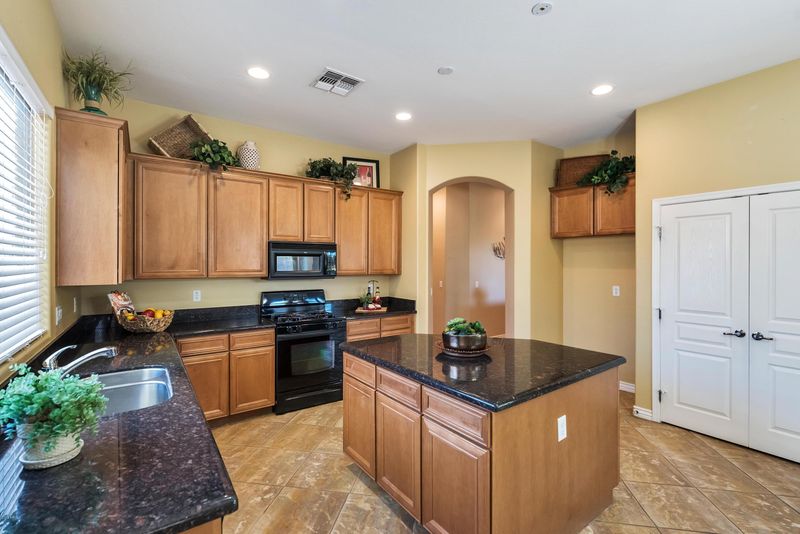 19125 E Raven Dr, Queen Creek, AZ 85142