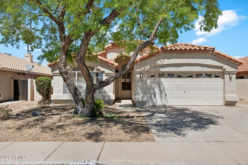 19127 79th Dr, Glendale, AZ 85308