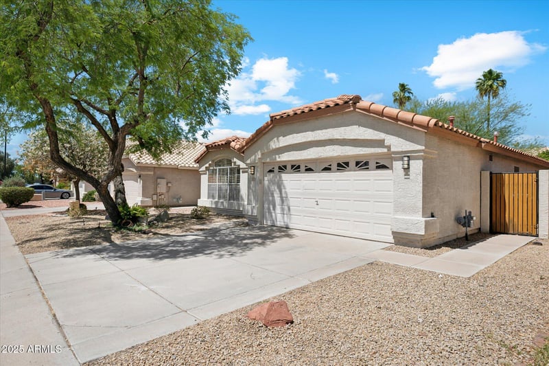 19127 79th Dr, Glendale, AZ 85308