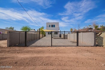1913 Adams St, Phoenix, AZ 85009