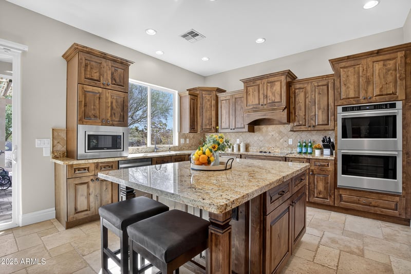 1913 Laurie Ln, San Tan Valley, AZ 85144