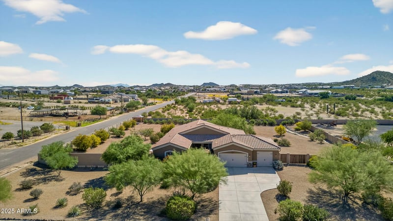 1913 Laurie Ln, San Tan Valley, AZ 85144