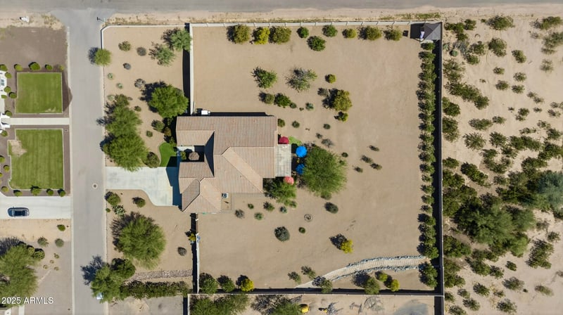 1913 Laurie Ln, San Tan Valley, AZ 85144