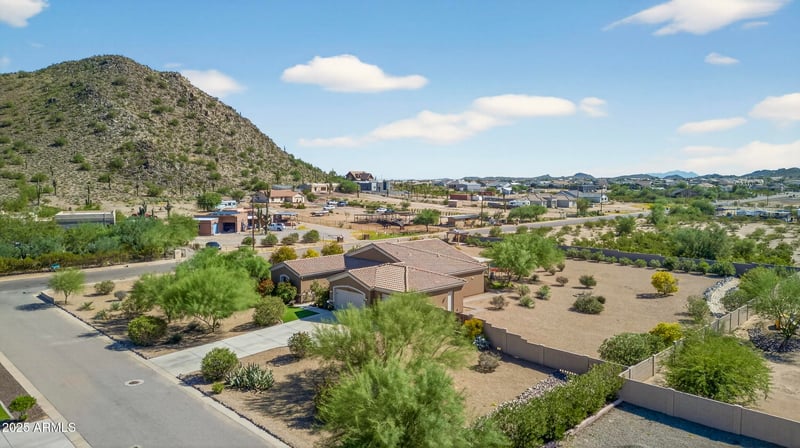 1913 Laurie Ln, San Tan Valley, AZ 85144