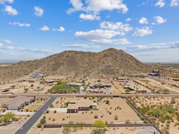 1913 Laurie Ln, San Tan Valley, AZ 85144