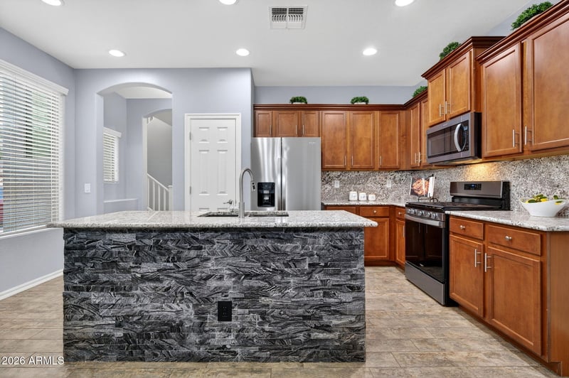 19137 Kingbird Dr, Queen Creek, AZ 85142