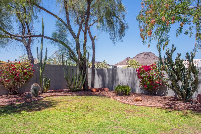 1914 E Sharon Dr, Phoenix, AZ 85022
