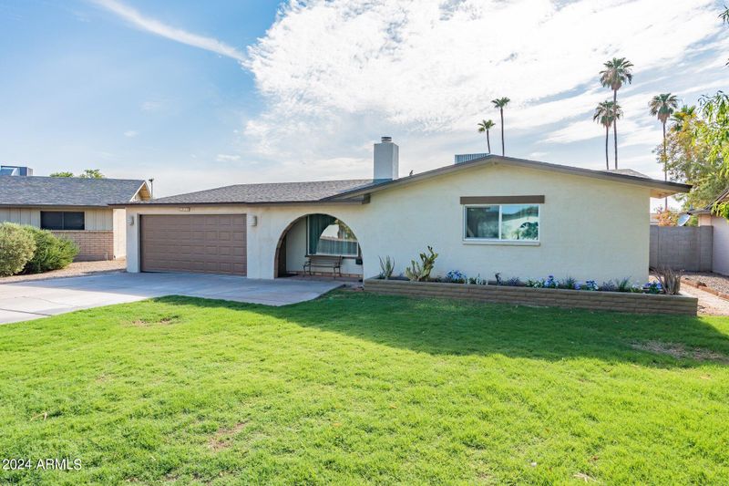 1915 E Apollo Ave, Tempe, AZ 85283