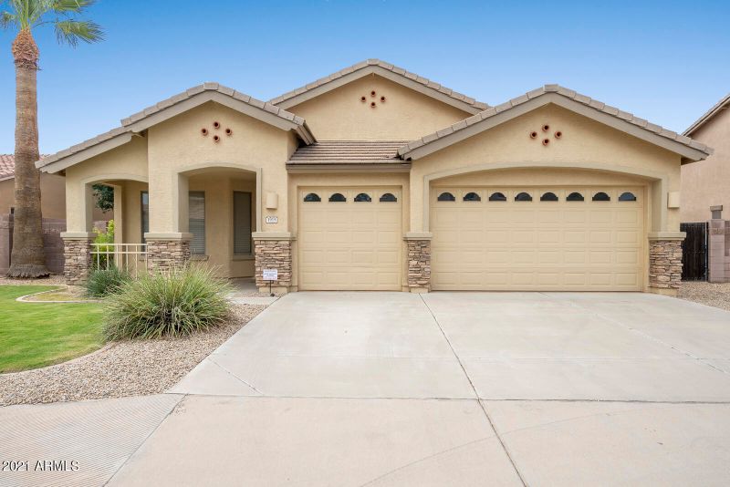 1915 E Bartlett Pl, Chandler, AZ 85249
