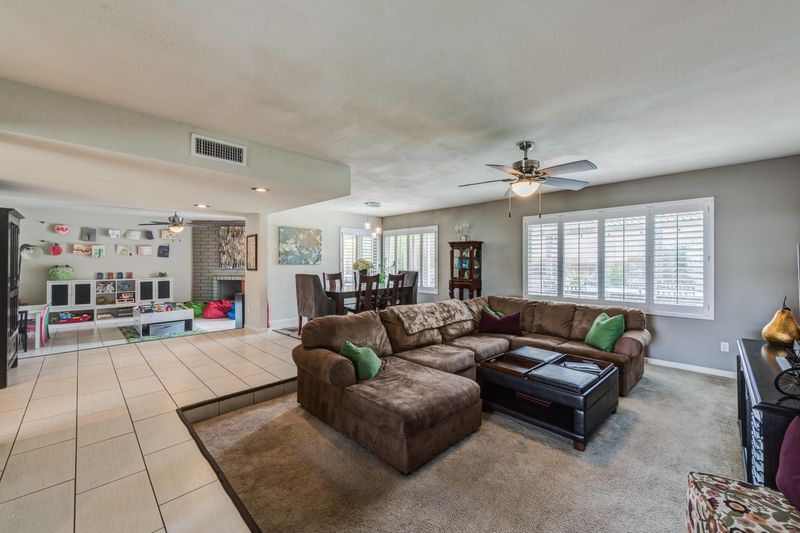 1915 E Royal Palm Rd, Phoenix, AZ 85020