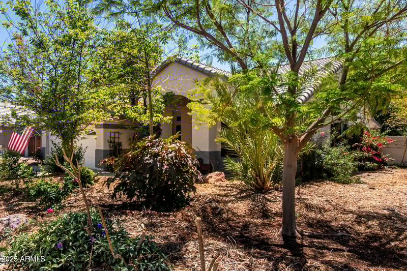 1915 Golden Ct, Chandler, AZ 85225