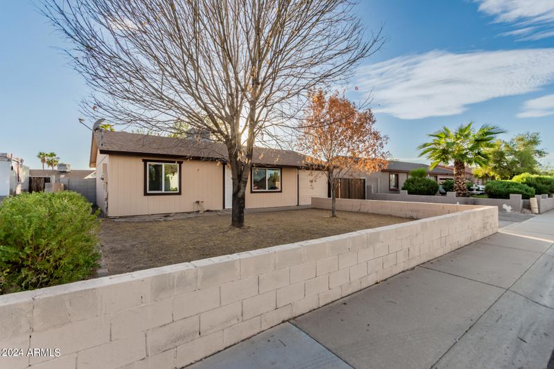 1916 N 69th Ave, Phoenix, AZ 85035