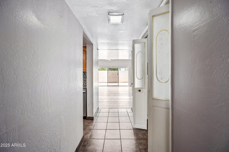 1916 River Dr, Tempe, AZ 85281
