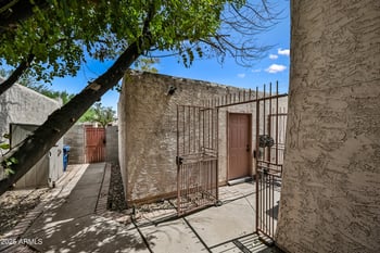 1916 River Dr, Tempe, AZ 85281